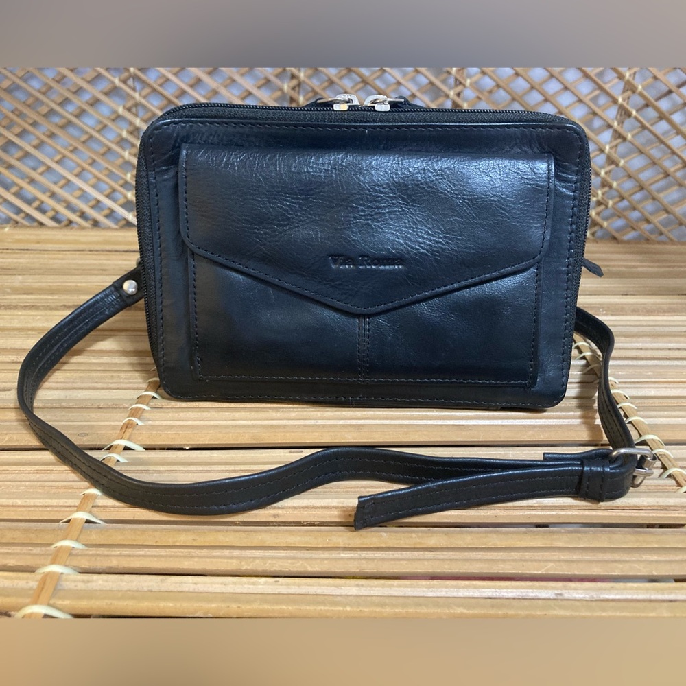 🦋3 For $30🦋Via Roma Black Leather Crossbody Bag - Picture 2 of 12